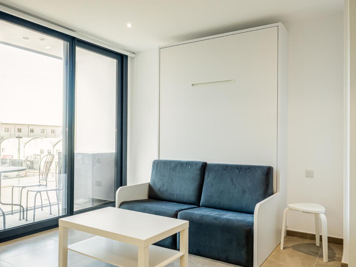 Brand New Studio Near The Beach, غيبرالتار المظهر الخارجي الصورة