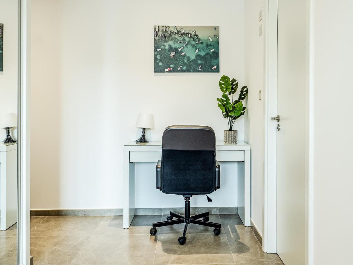 Brand New Studio Near The Beach, غيبرالتار المظهر الخارجي الصورة