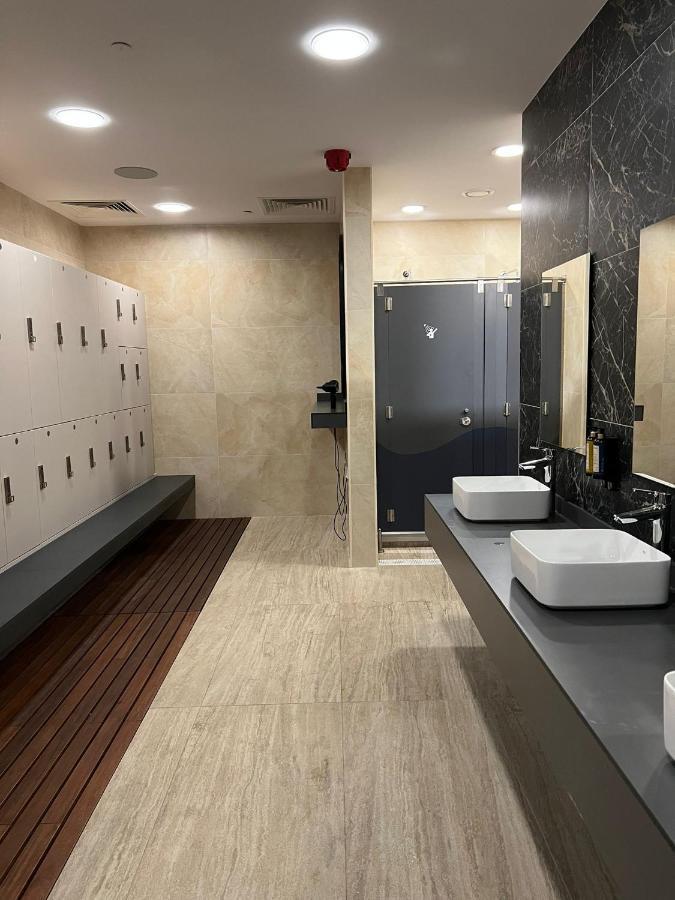 Brand New Studio Near The Beach, غيبرالتار المظهر الخارجي الصورة