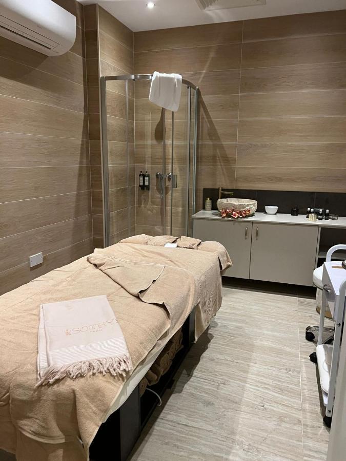 Brand New Studio Near The Beach, غيبرالتار المظهر الخارجي الصورة